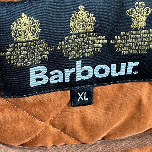 Barbour Club Quilt Jacket - Picture 5 of 5